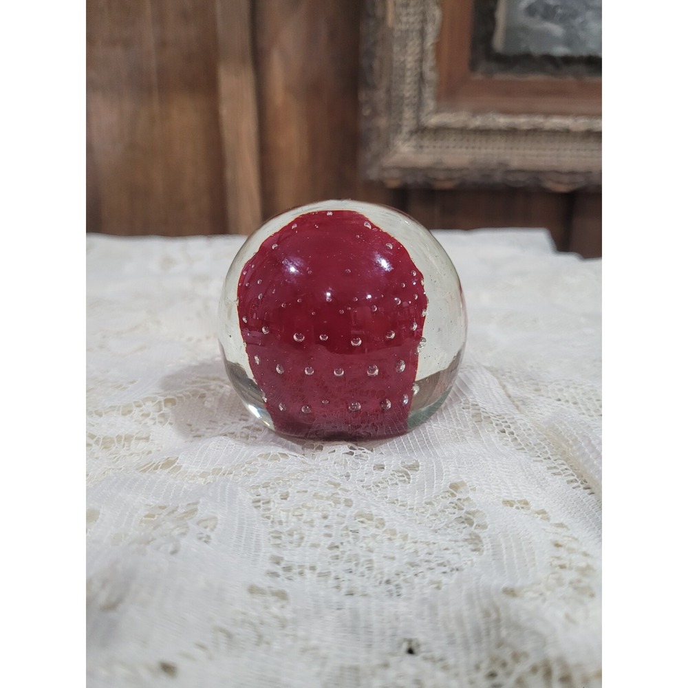 PAPERWEIGHT CLEAR GLASS  W/RED SPHERE & BUBBLES INSIDE COLOR RED/CLEAR - Picture 3 of 7